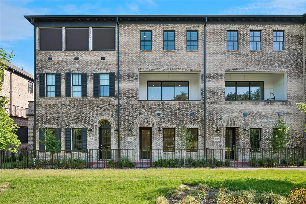 5029 Magnolia Circle Addison TX 75001