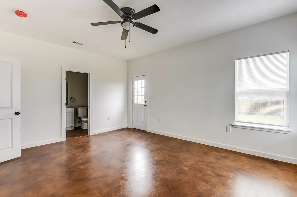 1020 Burnett Boulevard Alvarado TX 76009