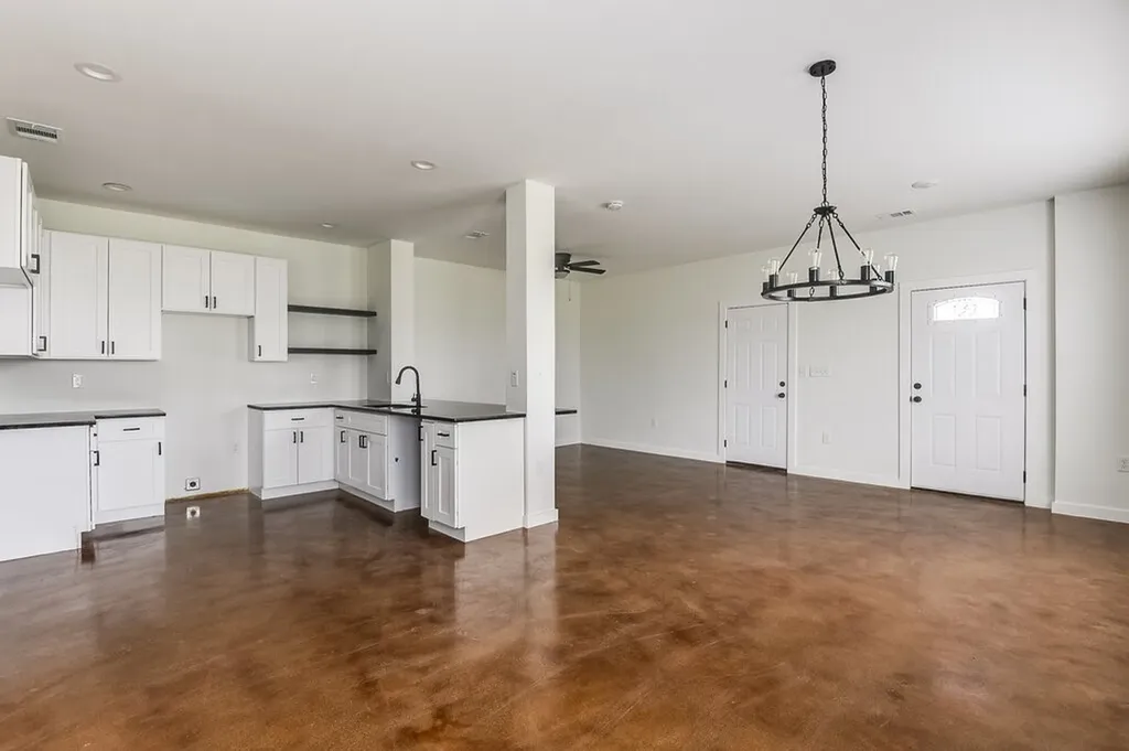 1020 Burnett Boulevard Alvarado TX 76009
