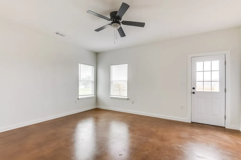 1020 Burnett Boulevard Alvarado TX 76009