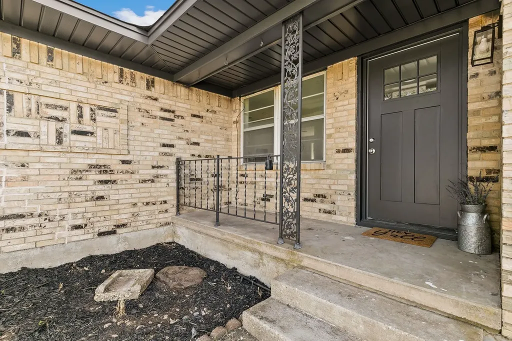 609 S Farmington Road Howe TX 75459