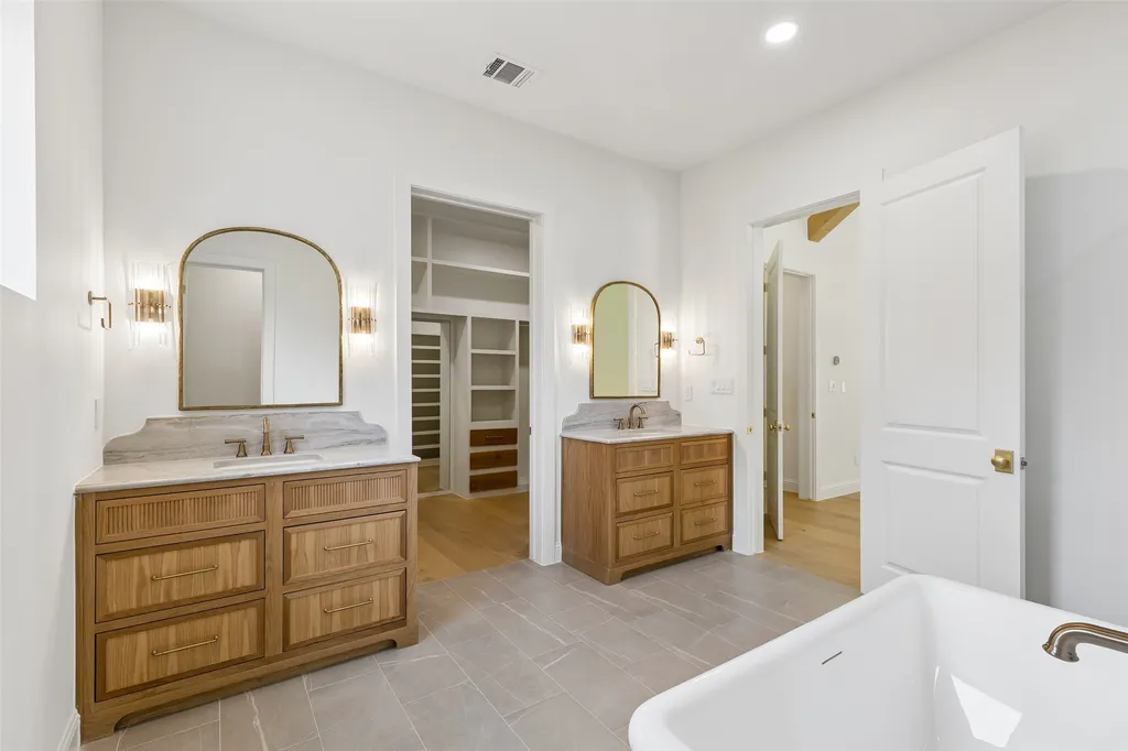 6729 Ravendale Lane Dallas TX 75214