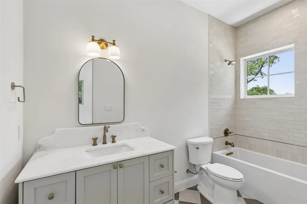 6729 Ravendale Lane Dallas TX 75214