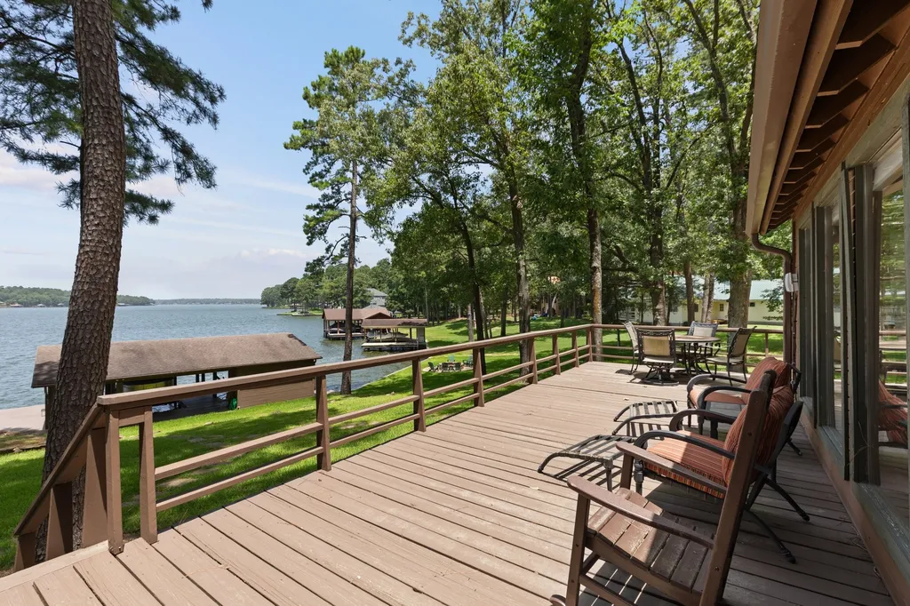 400 Windy Point Drive Mount Vernon TX 75457