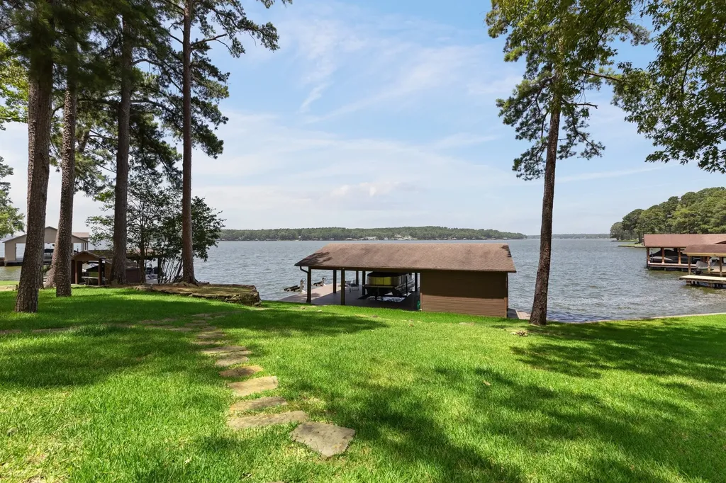 400 Windy Point Drive Mount Vernon TX 75457