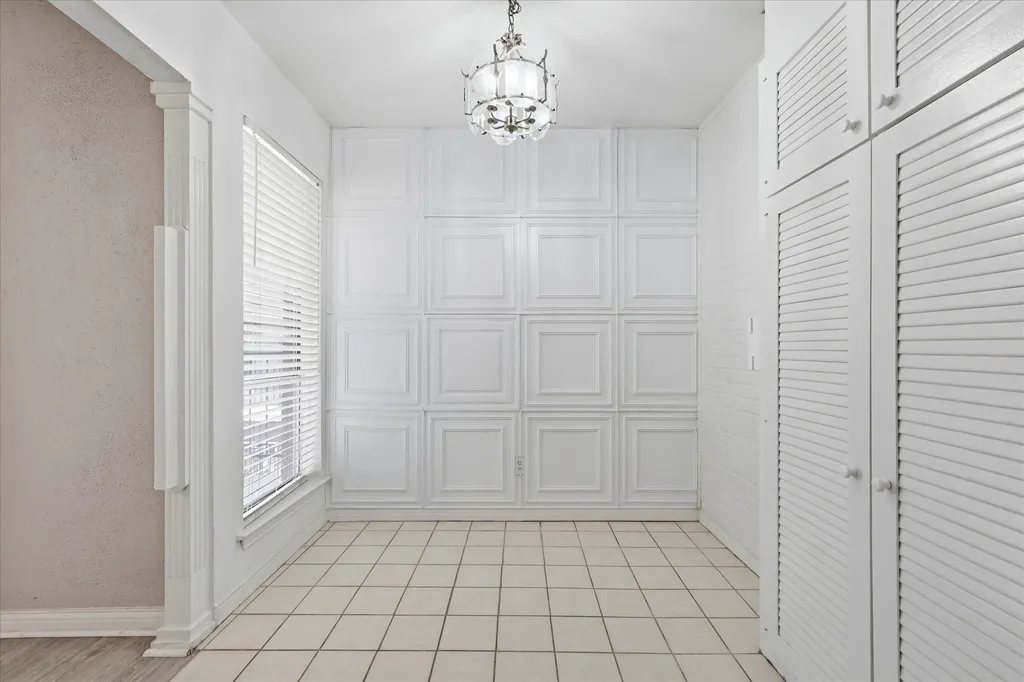 15918 Club Crest Drive Dallas TX 75248