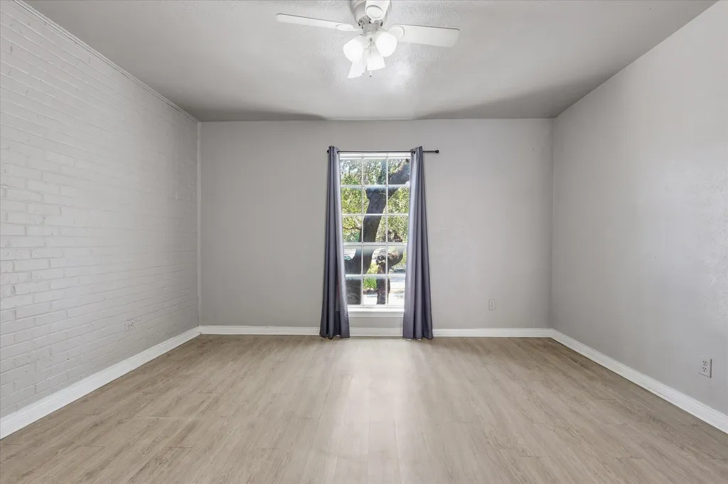 15918 Club Crest Drive Dallas TX 75248