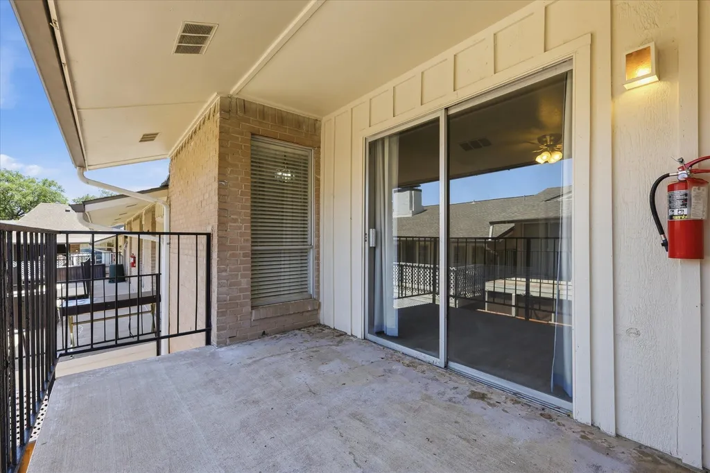 15918 Club Crest Drive Dallas TX 75248