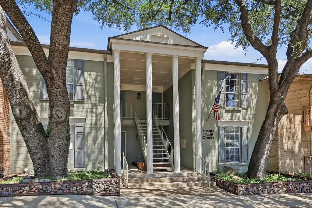 15918 Club Crest Drive Dallas TX 75248