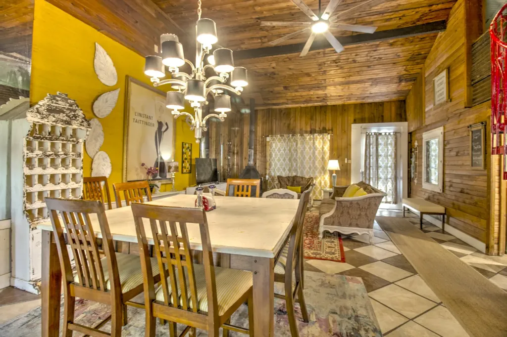 12 Old Shawnee Trail Drive Gordonville TX 76245