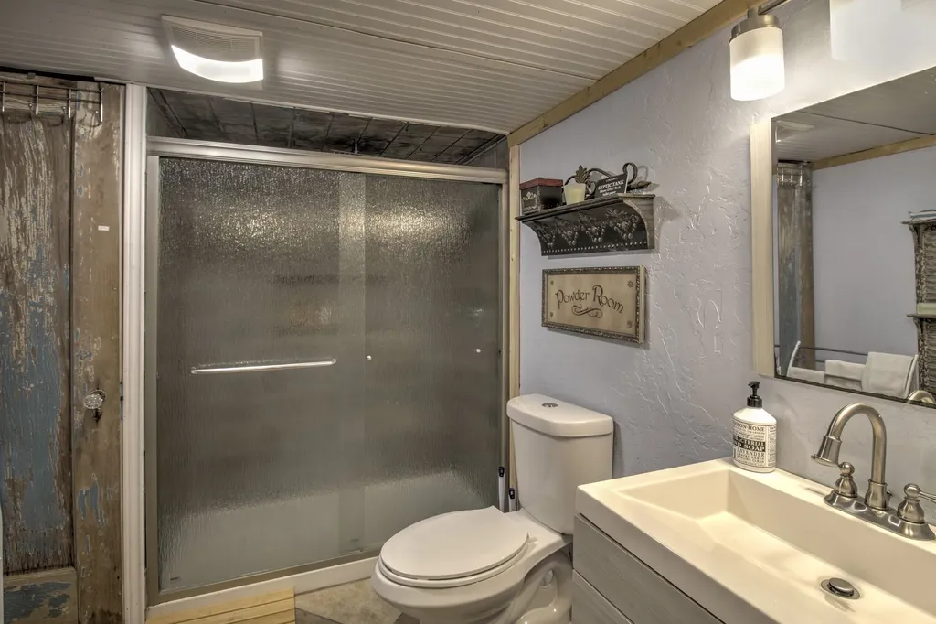 12 Old Shawnee Trail Drive Gordonville TX 76245