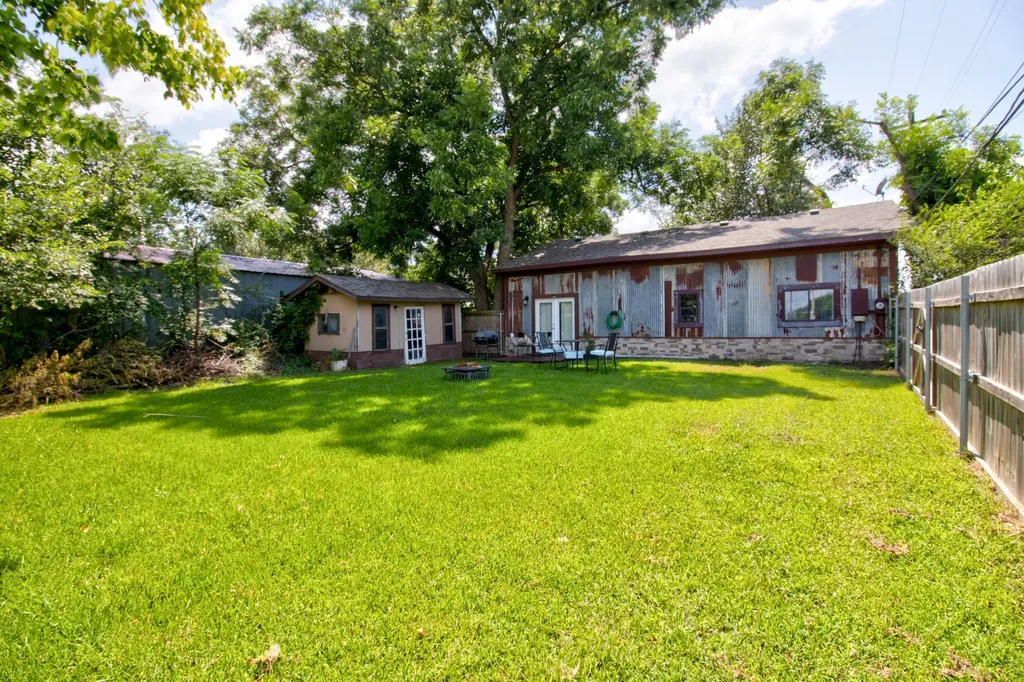 12 Old Shawnee Trail Drive Gordonville TX 76245
