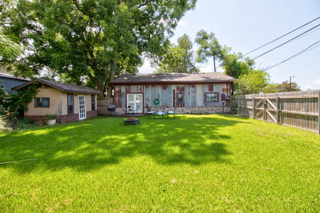 12 Old Shawnee Trail Drive Gordonville TX 76245