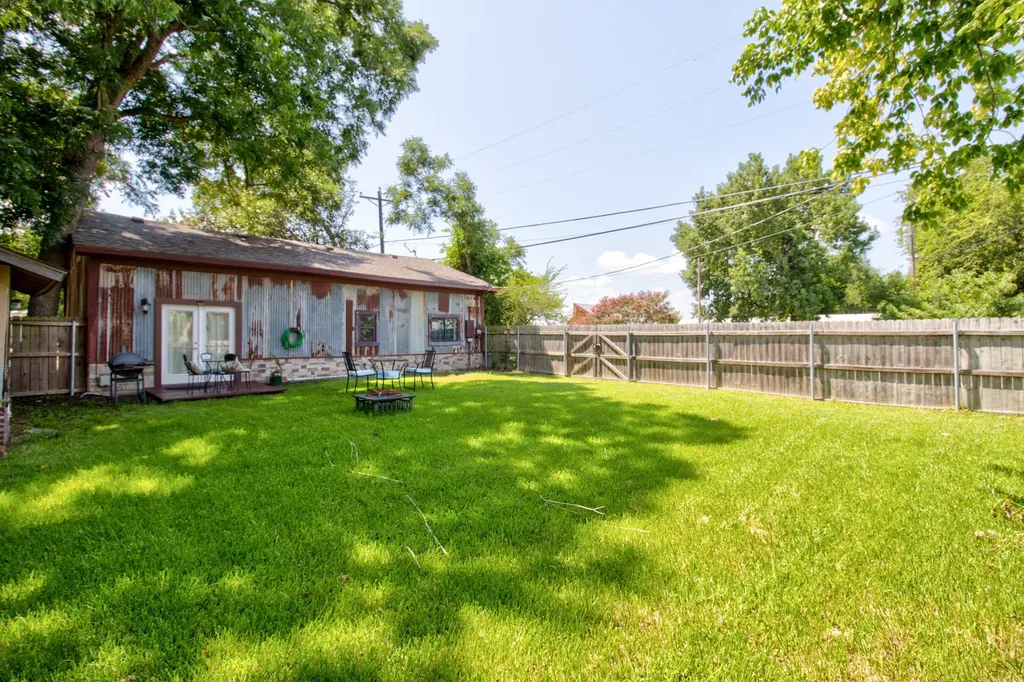 12 Old Shawnee Trail Drive Gordonville TX 76245