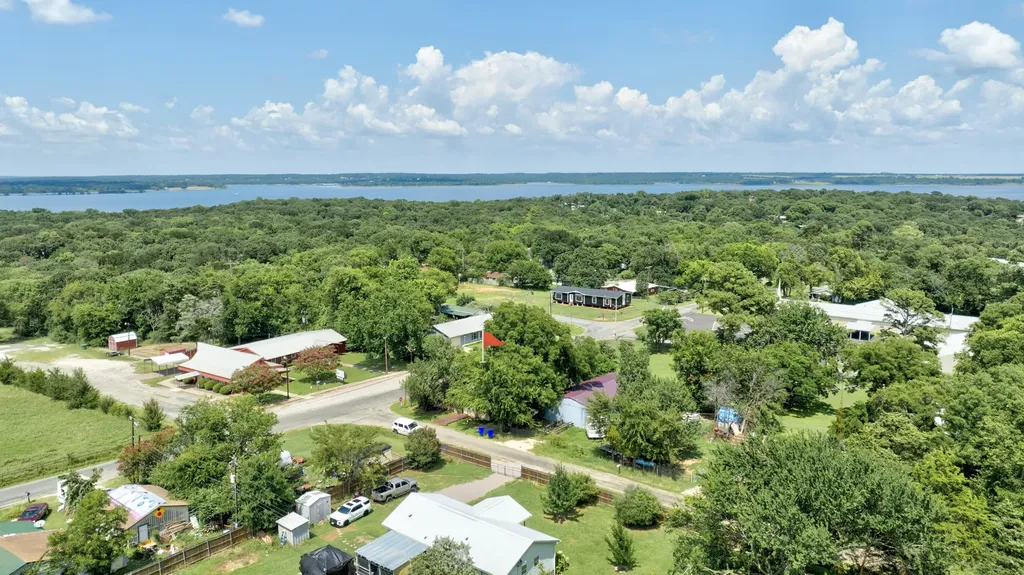 12 Old Shawnee Trail Drive Gordonville TX 76245