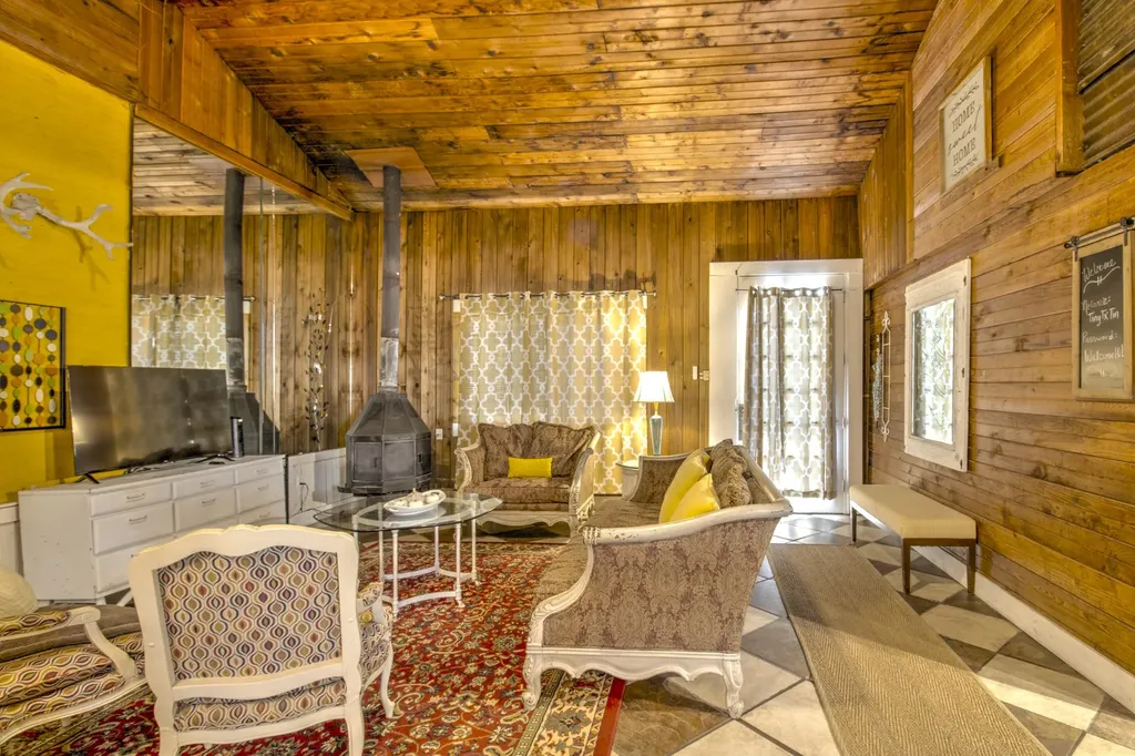 12 Old Shawnee Trail Drive Gordonville TX 76245