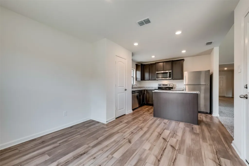 169 Cattlemans Creek W Newark TX 76071