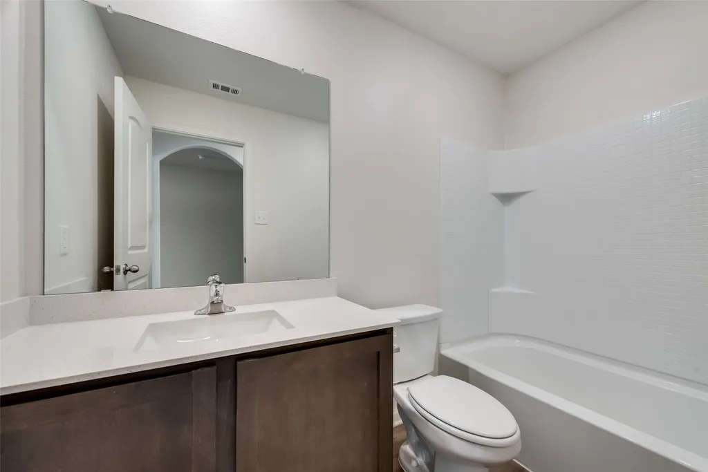 169 Cattlemans Creek W Newark TX 76071