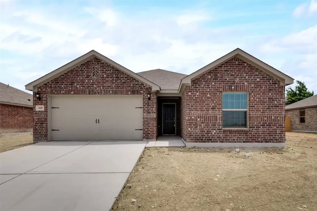 169 Cattlemans Creek W Newark TX 76071