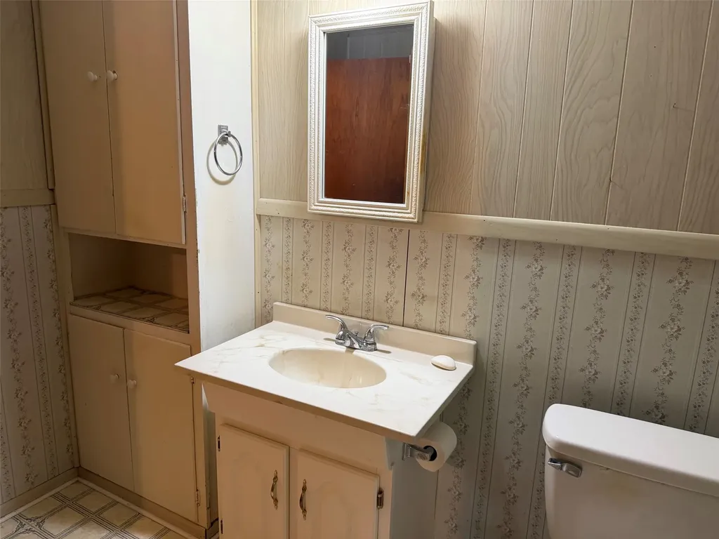 319 Shenandoah Street Marlin TX 76661