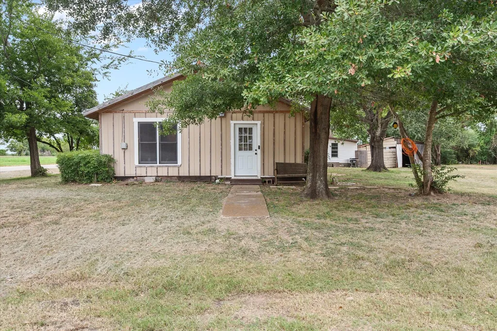101 S Runnels Avenue Streetman TX 75859