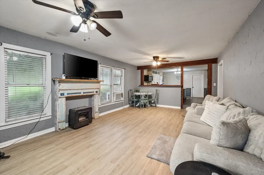 101 S Runnels Avenue Streetman TX 75859