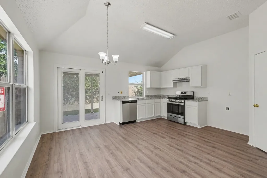 7315 Marsland Lane Arlington TX 76001