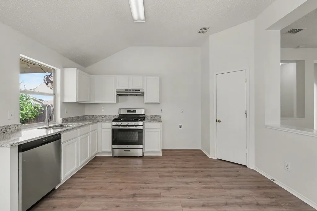 7315 Marsland Lane Arlington TX 76001