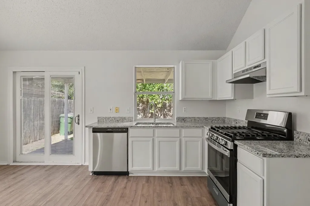 7315 Marsland Lane Arlington TX 76001