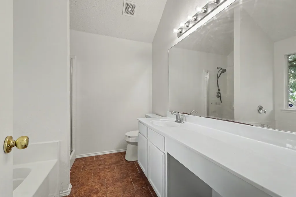 7315 Marsland Lane Arlington TX 76001
