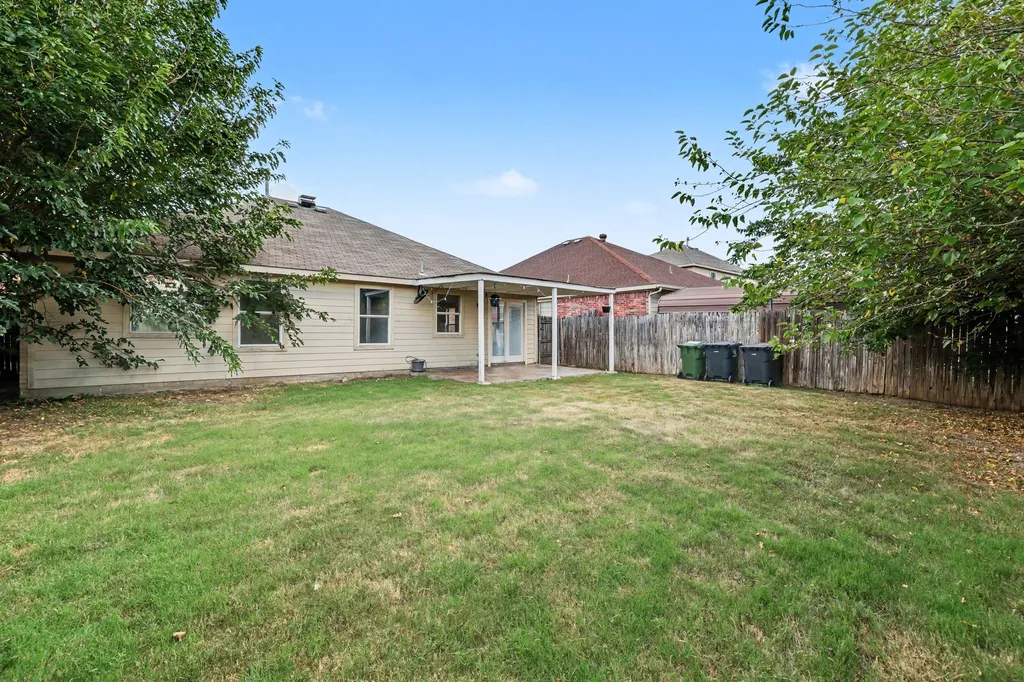 7315 Marsland Lane Arlington TX 76001
