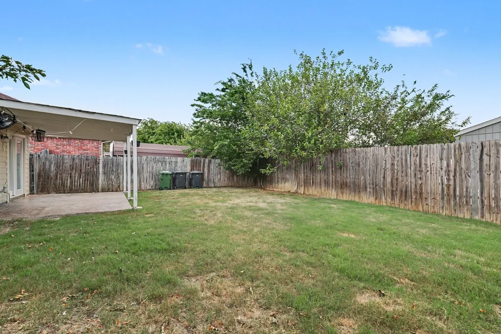 7315 Marsland Lane Arlington TX 76001