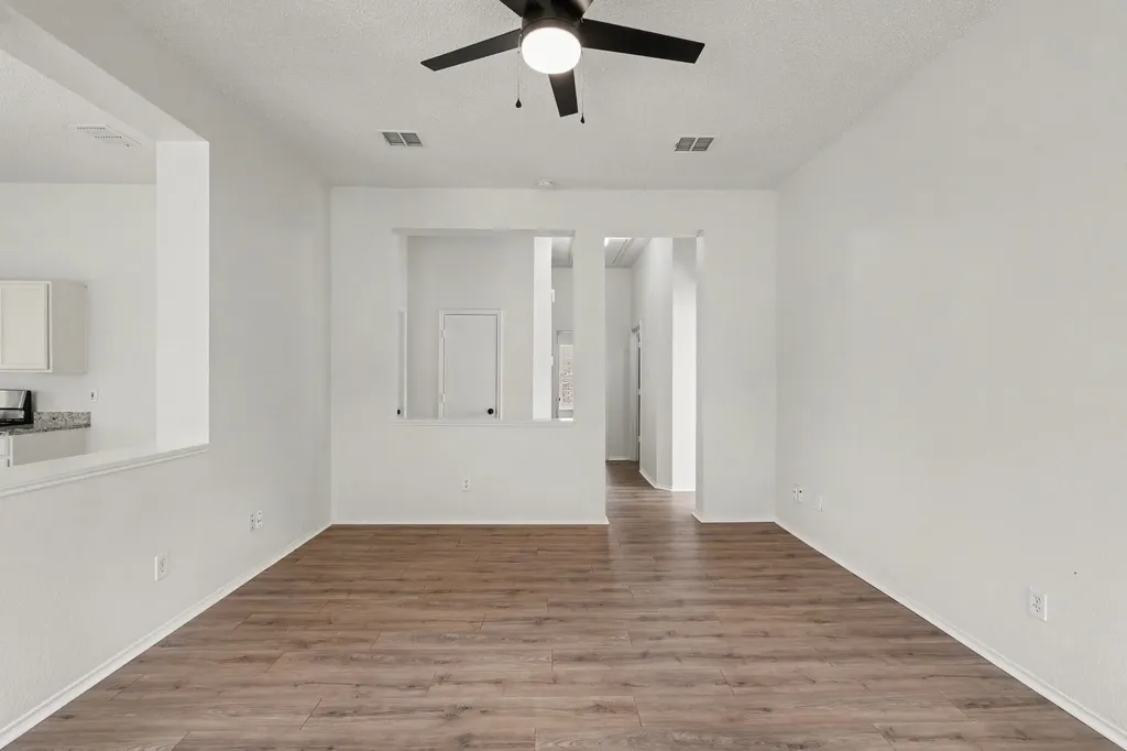 7315 Marsland Lane Arlington TX 76001