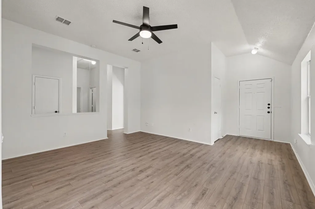 7315 Marsland Lane Arlington TX 76001
