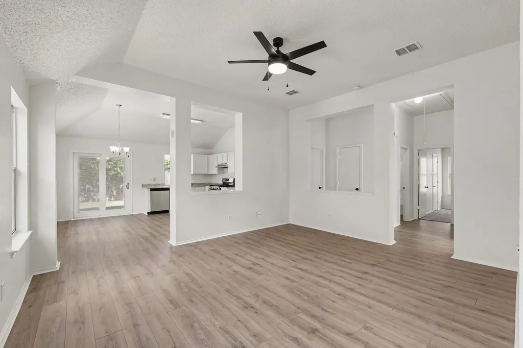 7315 Marsland Lane Arlington TX 76001