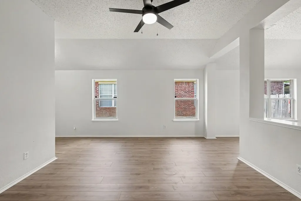 7315 Marsland Lane Arlington TX 76001