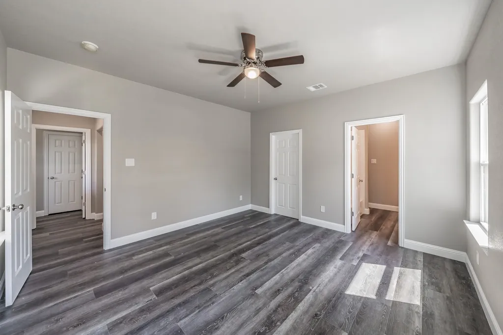 708 Elba Street Bowie TX 76230