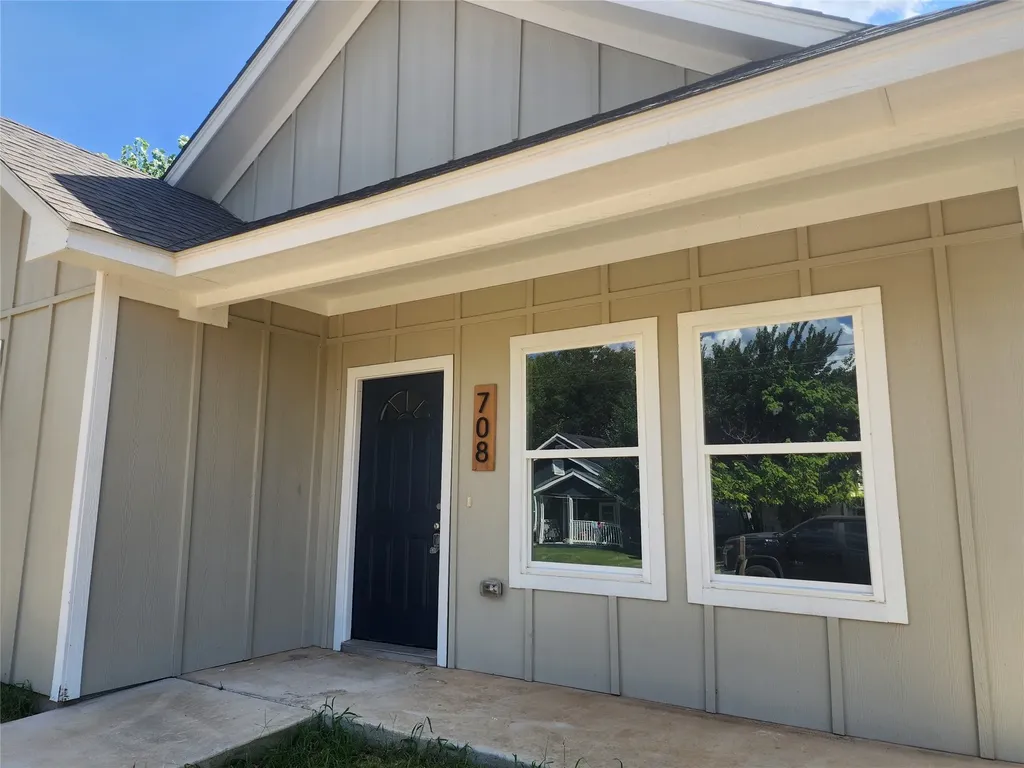 708 Elba Street Bowie TX 76230