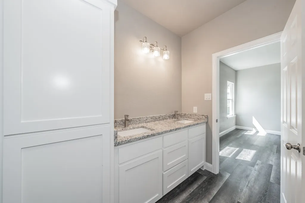 708 Elba Street Bowie TX 76230