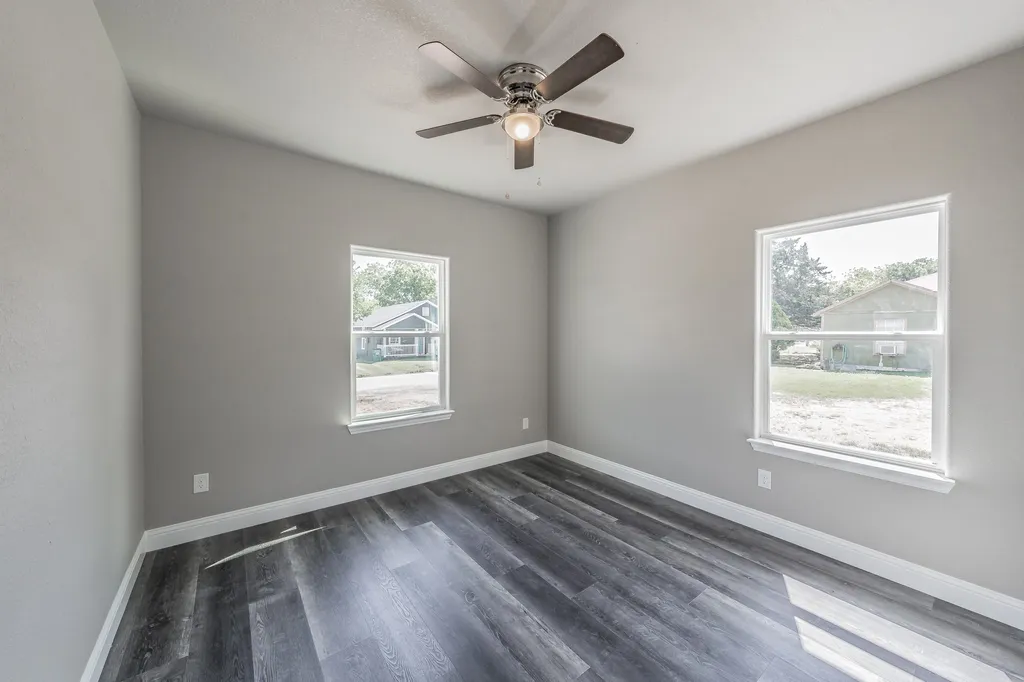 708 Elba Street Bowie TX 76230