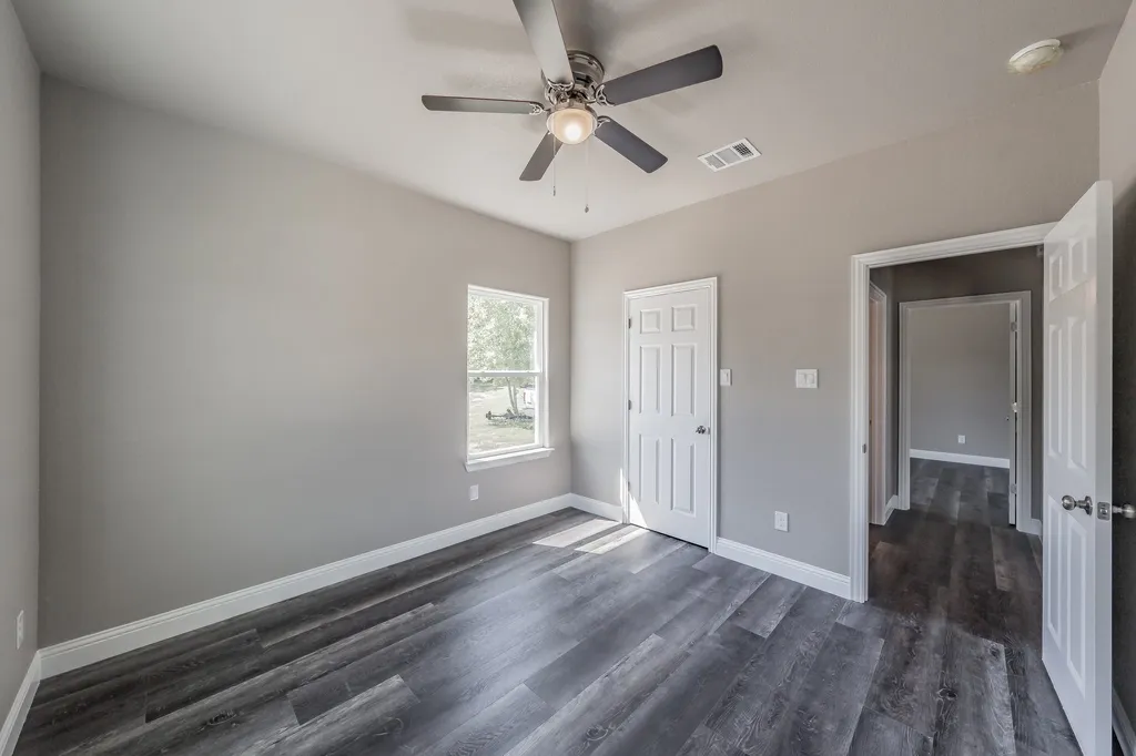 708 Elba Street Bowie TX 76230