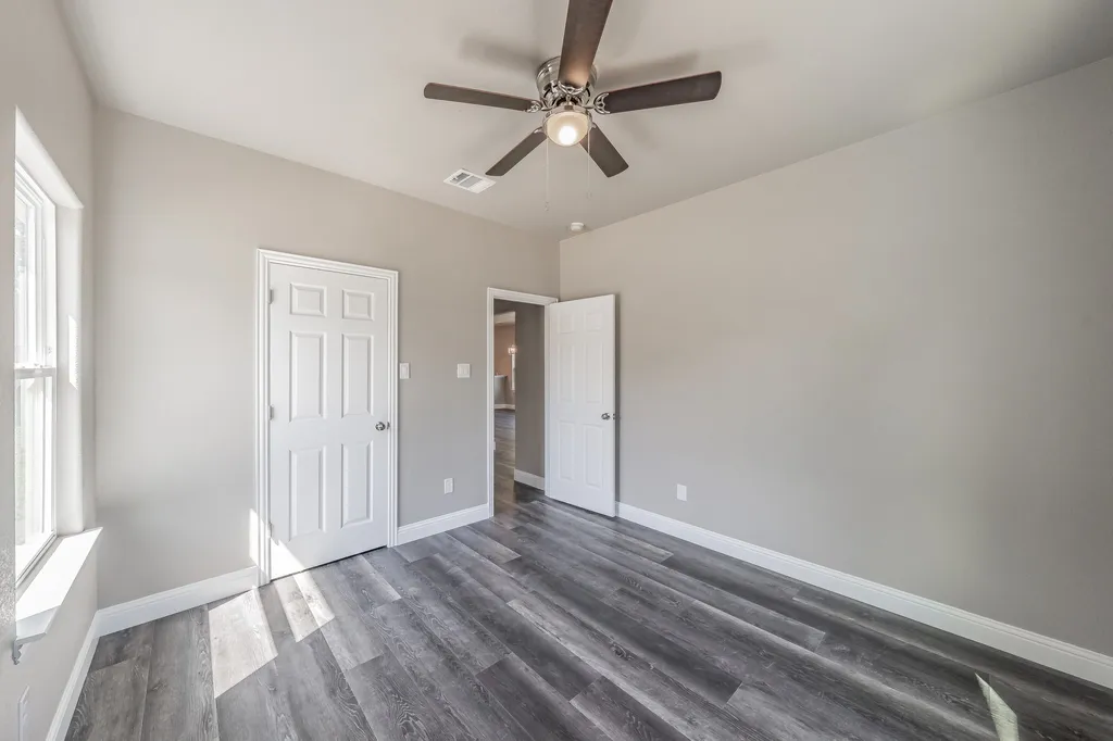 708 Elba Street Bowie TX 76230