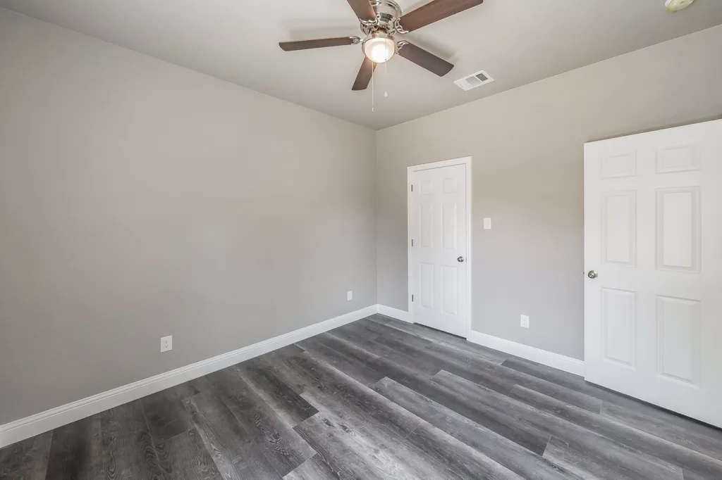 708 Elba Street Bowie TX 76230