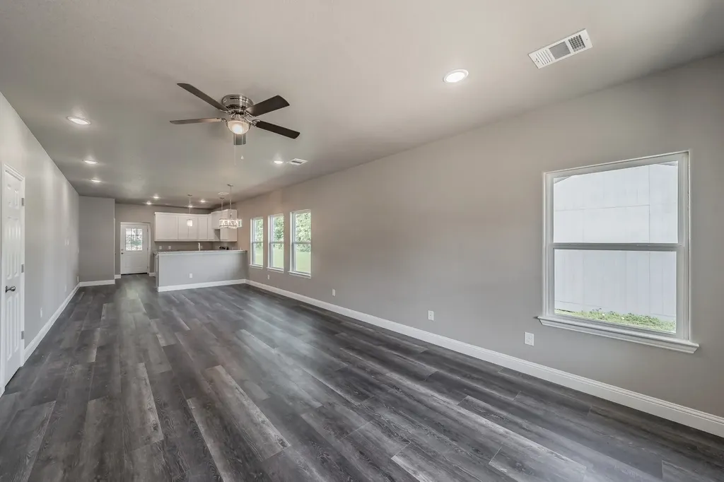 708 Elba Street Bowie TX 76230
