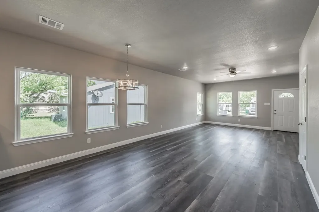708 Elba Street Bowie TX 76230
