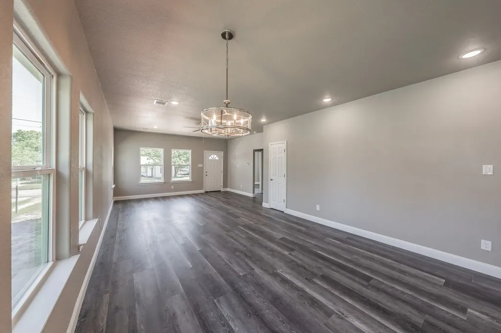 708 Elba Street Bowie TX 76230