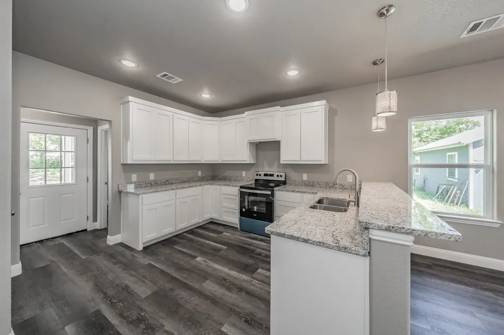 708 Elba Street Bowie TX 76230