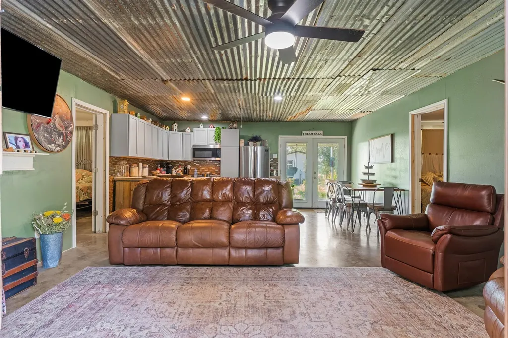 161 Vz County Road 3508 Edgewood TX 75117