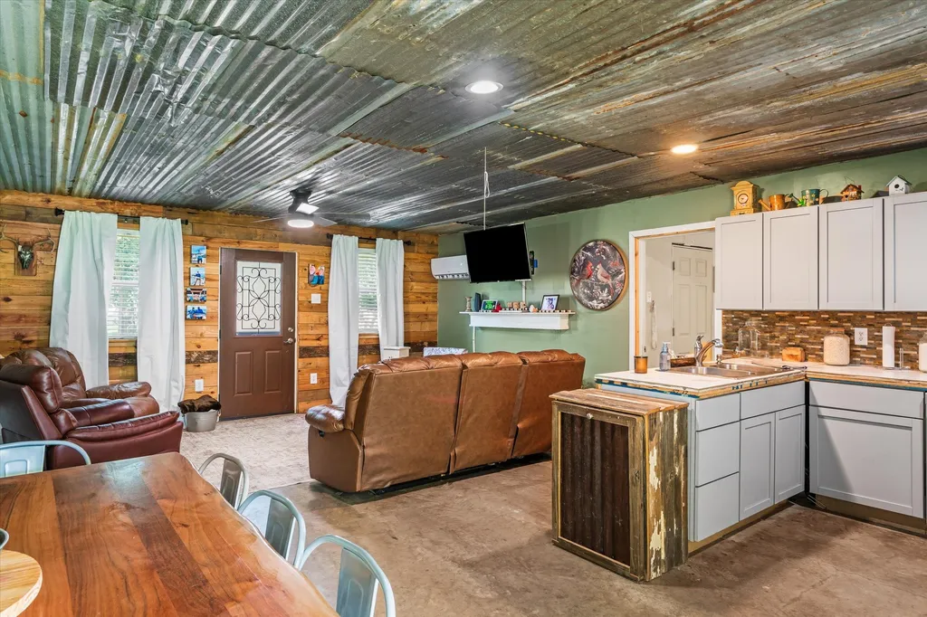 161 Vz County Road 3508 Edgewood TX 75117