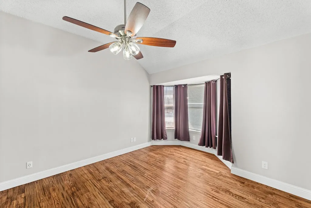 622 Mission Hills Drive Arlington TX 76018